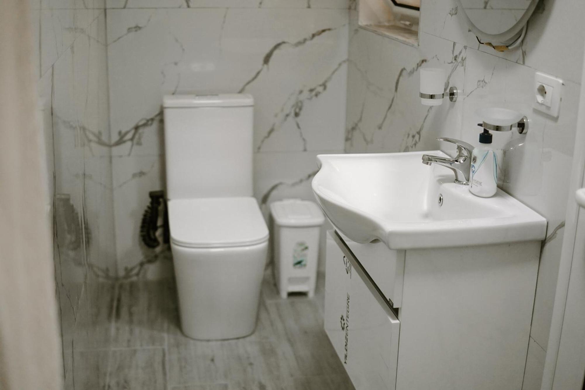 Daors House Apartment จีโรคาสเตอร์ ภายนอก รูปภาพ