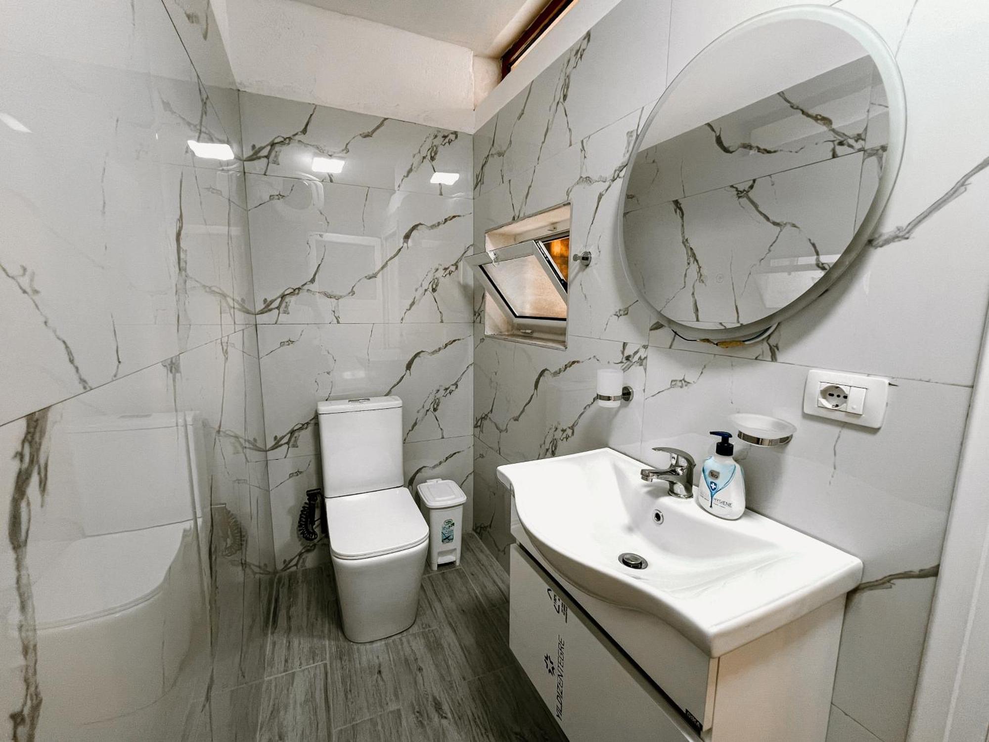 Daors House Apartment จีโรคาสเตอร์ ภายนอก รูปภาพ