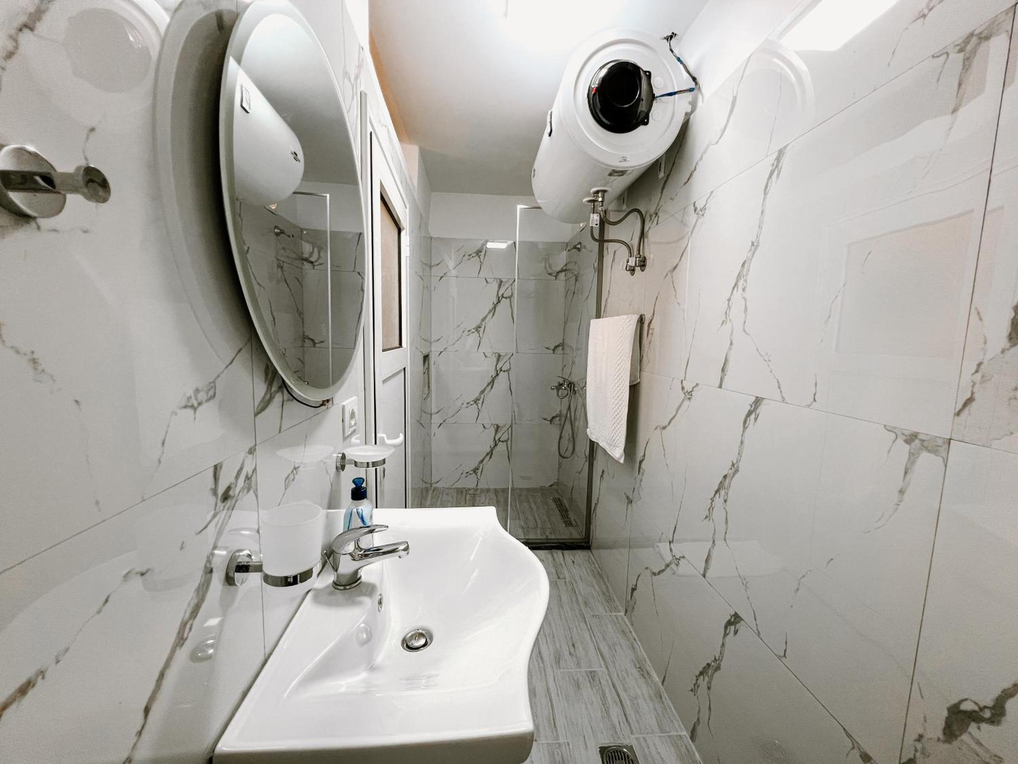 Daors House Apartment จีโรคาสเตอร์ ภายนอก รูปภาพ