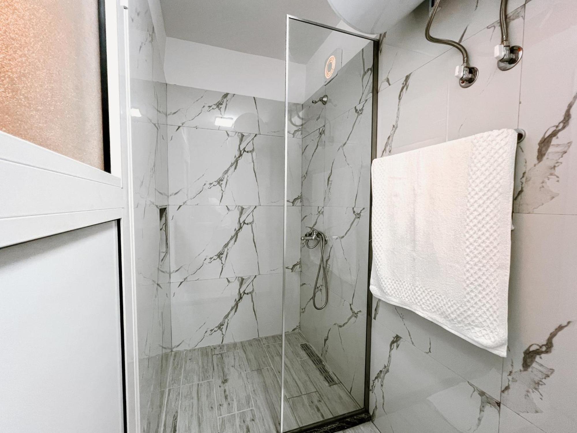 Daors House Apartment จีโรคาสเตอร์ ภายนอก รูปภาพ